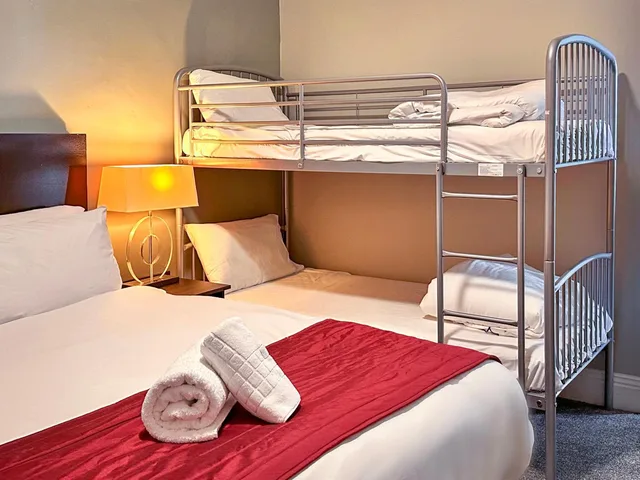 غرفة عائلية بسرير مزدوج، Esplanade Hotel 3/6