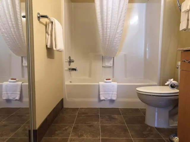 استوديو بسرير كوين بمطبخ، Aspen Suites Hotel Juneau 4/4