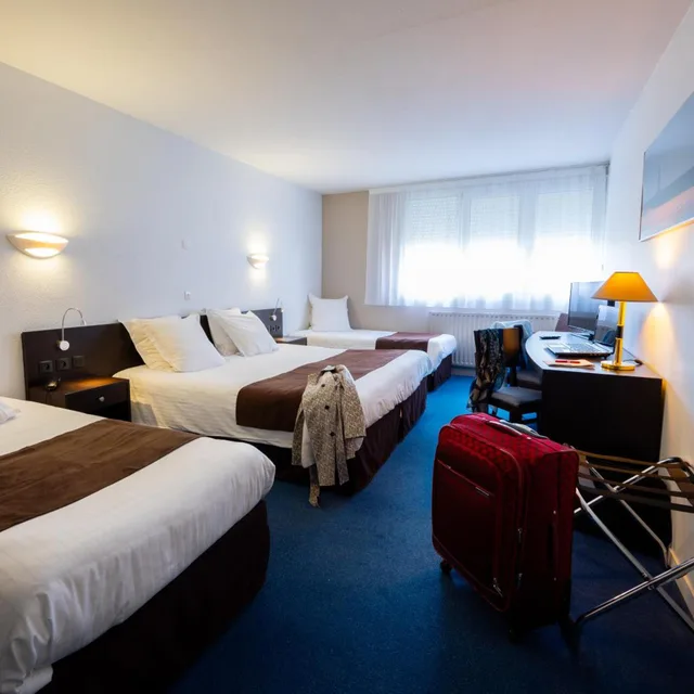 غرفة رباعية، HOTEL DES REMPARTS 2/8