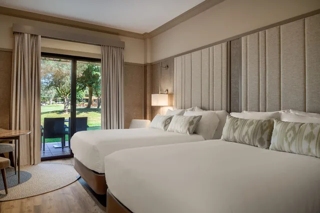 غرفة ديلوكس بسريرين كوين بإطلالة على الحديقة، Hacienda Son Antem Golf Resort, Autograph Collection 1/4
