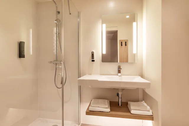 غرفة قياسية بسرير مزدوج، B&B HOTEL Lille Lillenium Eurasante 4/6