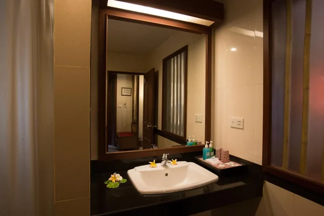 غرفة ديلوكس عائلية بسريرين منفصلين، Hotel and Beach Bungalow at Lanta Resort 3/4
