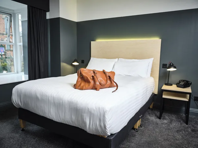 Room, Quadruple, 2 King Beds, The 1852 Hotel 2/7
