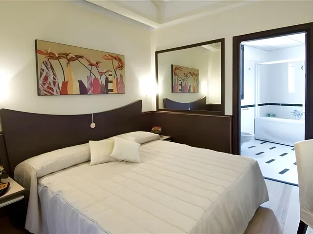 غرفة ثلاثية، As Hotel Cambiago 2/2