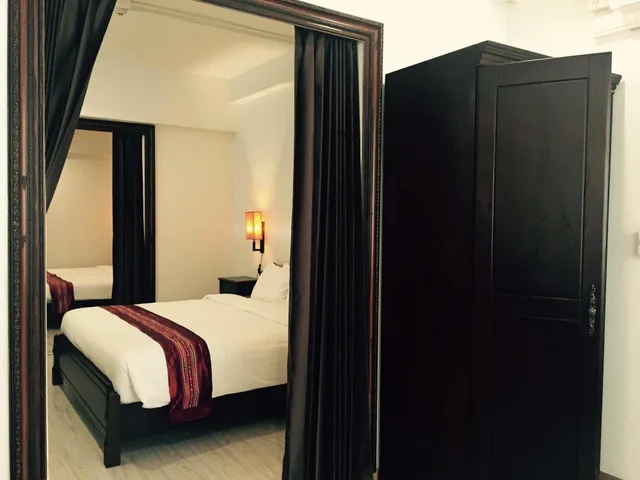 Family, Double and Twin Beds, 99 the Gallery Hotel 9/10