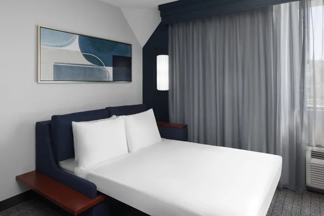 جناح تنفيذي بسرير كينج مع أريكة، Courtyard by Marriott San Diego - Rancho Bernardo 4/9