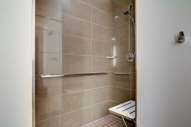 جناح استوديو بسريرين كوين لذوي الإعاقة، Hyatt House Chicago/Evanston 3/3
