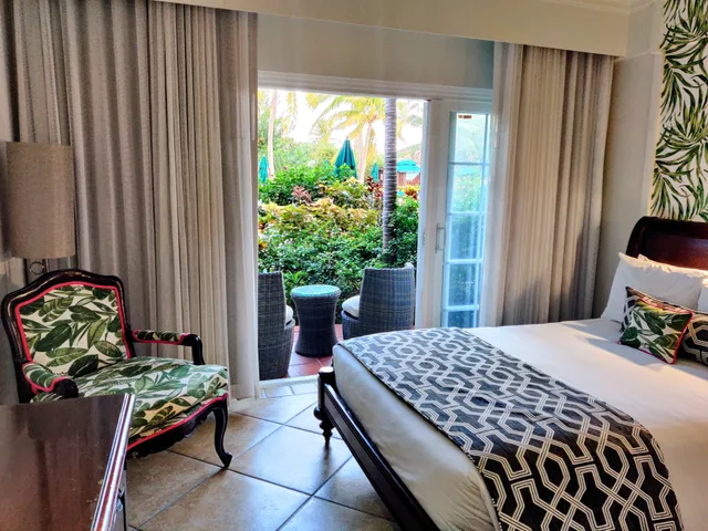 Splash, Suite, Sun Deck, Coco Palm 3/10