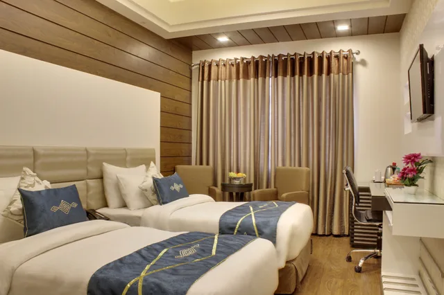 غرفة تنفيذية بسرير فردي، Hotel Taj Princess 1/1