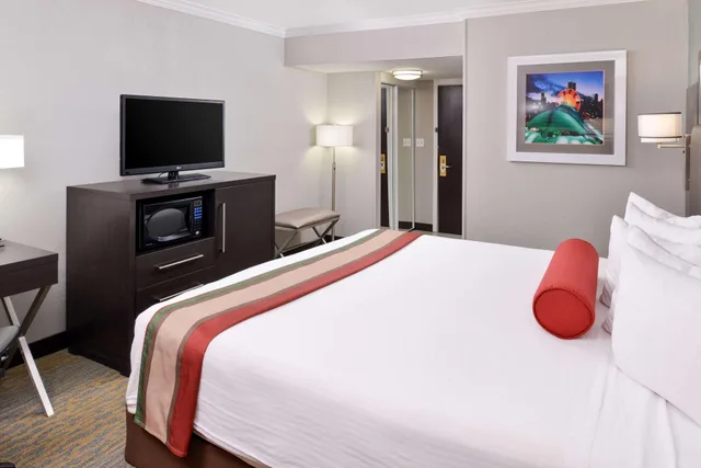 غرفة متصلة بسرير كينج لذوي الإعاقة، Best Western at O Hare 2/2