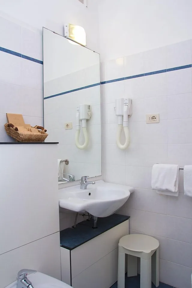 غرفة قياسية بسرير مزدوج، Albergo Duomo 4/4