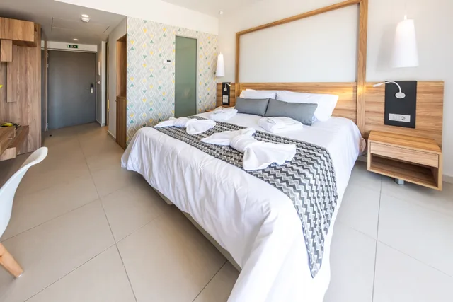 غرفة سوبيريور بسرير مزدوج أو سريرين منفصلين، Kiani Beach Resort 1/1