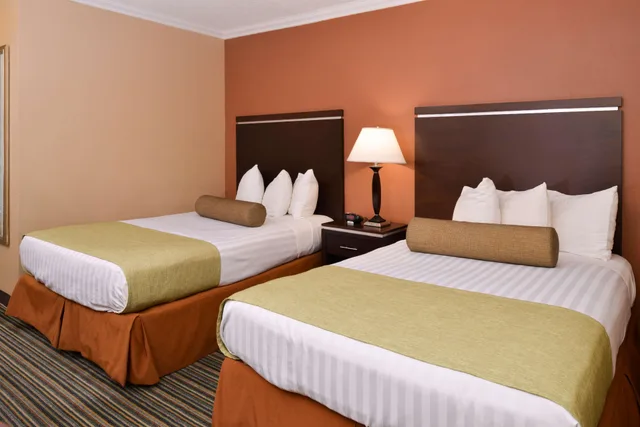 غرفة، Best Western Courtesy Inn - Anaheim Park Hotel 3/10