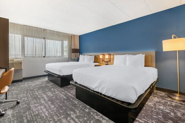 غرفة قياسية بسريرين مزدوجين، Comfort Inn and Suites Madison Airport 3/10