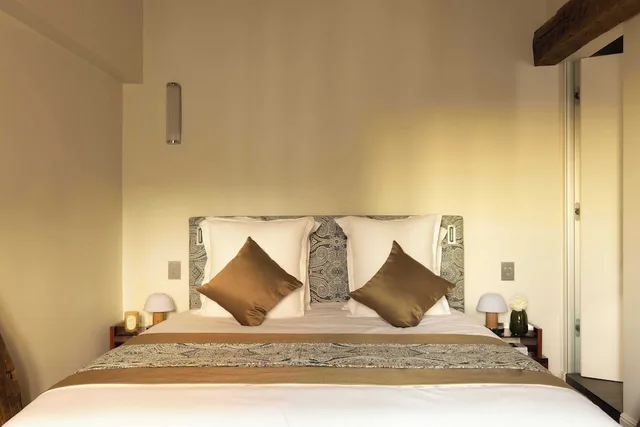 جناح عائلي بسريرين كوين، Hôtel du Palais Bourbon 2/6
