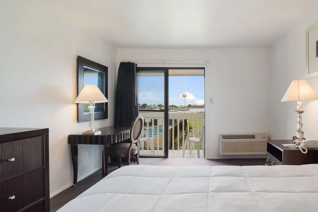 Room, Double Bed, Accessible, Rodeway Inn at Somers Cove Marina 4/6