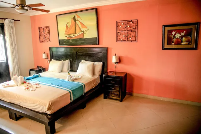 جناح عائلي ديلوكس بسرير كينج وسرير فردي بإطلالة على المسبح، Seranta Brisas de Bavaro Ex the Mt Hotel 5/10