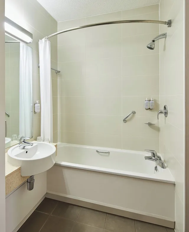 غرفة سوبيريور بسريرين منفصلين، Leonardo Hotel Bradford 5/6