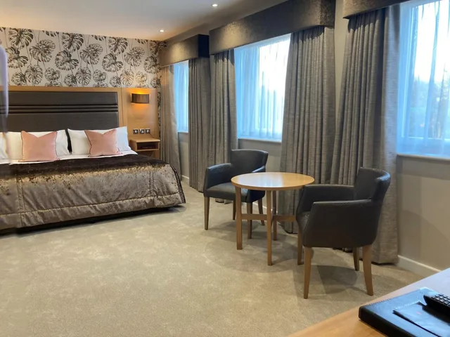 Executive, Double Bed, Briar Court Hotel 9/10