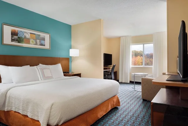استوديو بسرير كينج مع أريكة، Fairfield Inn & Suites Youngstown Boardman Poland 1/2