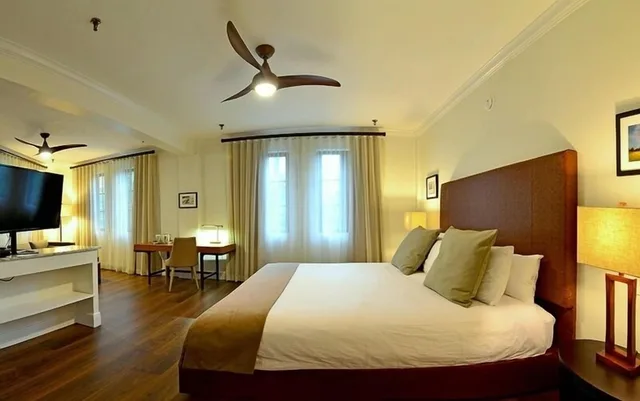 جناح سوبيريور بسرير كينج، St Michel Hotel 1/3