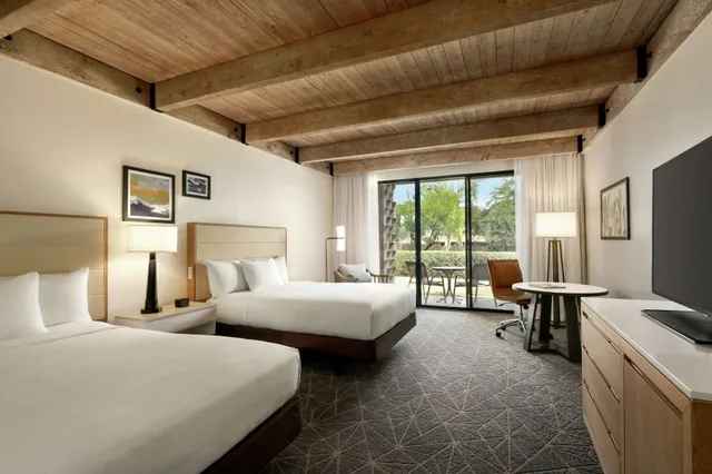 Room, 2 Queen Beds, Balcony or Patio، Doubletree Resort By Hilton Paradise Valley - Scottsdale 6/10