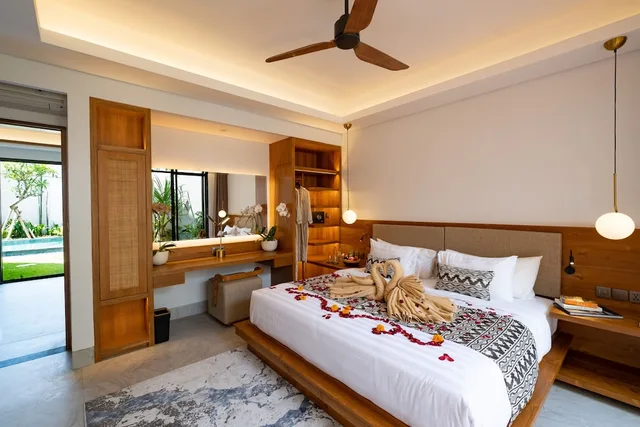 3 Bedrooms, Grand, Pool, Villa, 1 Queen and 2 King Beds، La Numa Villas Canggu 4/10