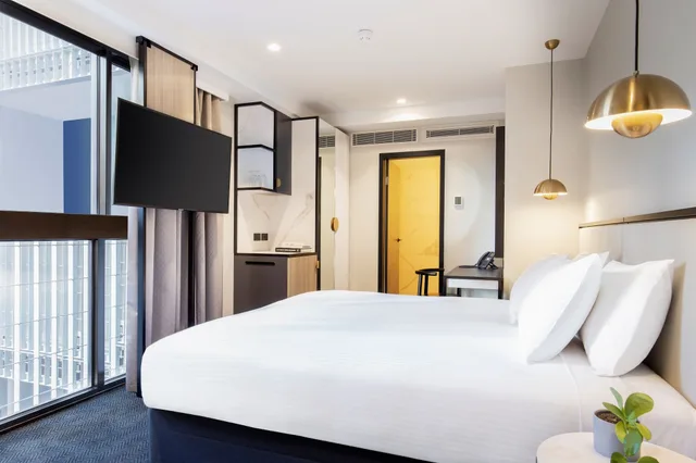 غرفة بزنس، Brady Hotels Jones Lane 1/2