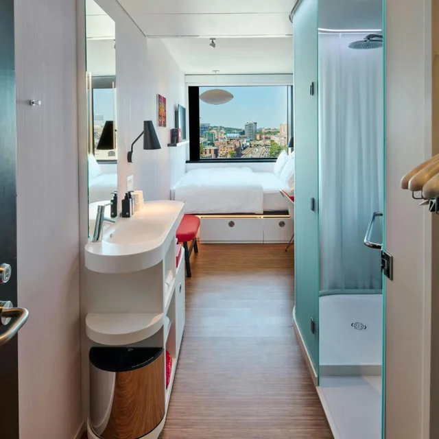 غرفة بسرير كينج بإطلالة، citizenM Boston Back Bay 5/7