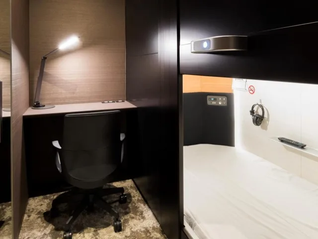 Capsule, Mixed Dorm, Superior، Glansit Kyoto Kawaramachi 2/2