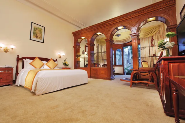Opera View Suite، Continental Saigon 2/4