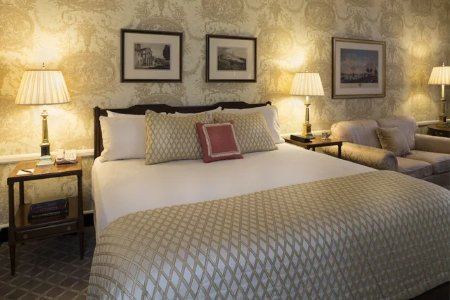 غرفة سوبيريور بسرير كينج، Williamsburg Inn - A Colonial Williamsburg Hotel 1/3