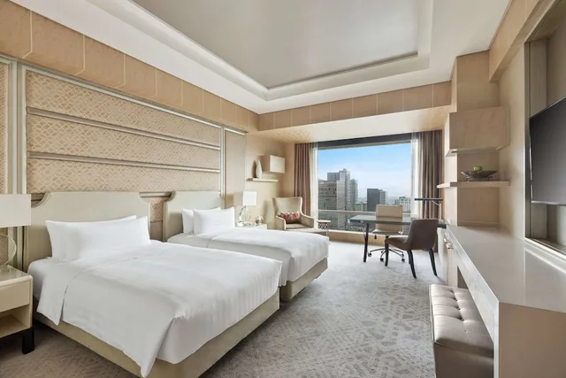 غرفة ديلوكس بسريرين منفصلين، Shangri La At the Fort Manila 1/3