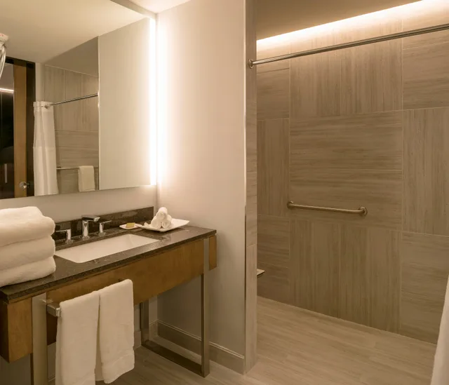 غرفة بسرير كينج لذوي الإعاقة، Hilton Garden Inn Chihuahua Chihuahua 3/3