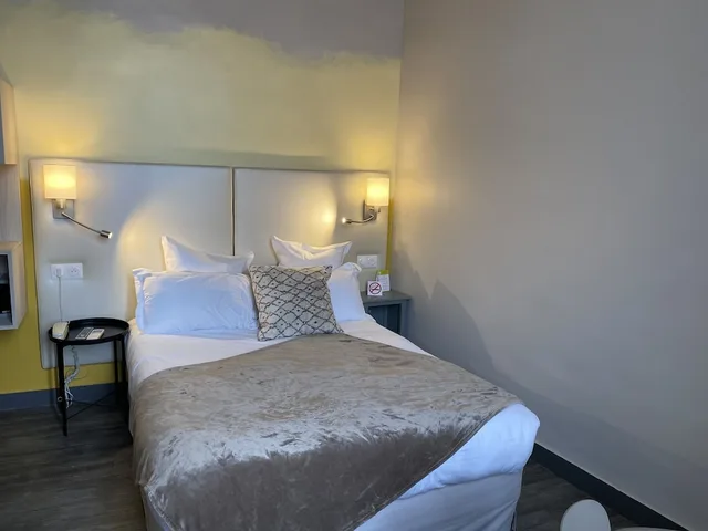 غرفة مفردة بسرير كوين، Majestic Hotel 4/10