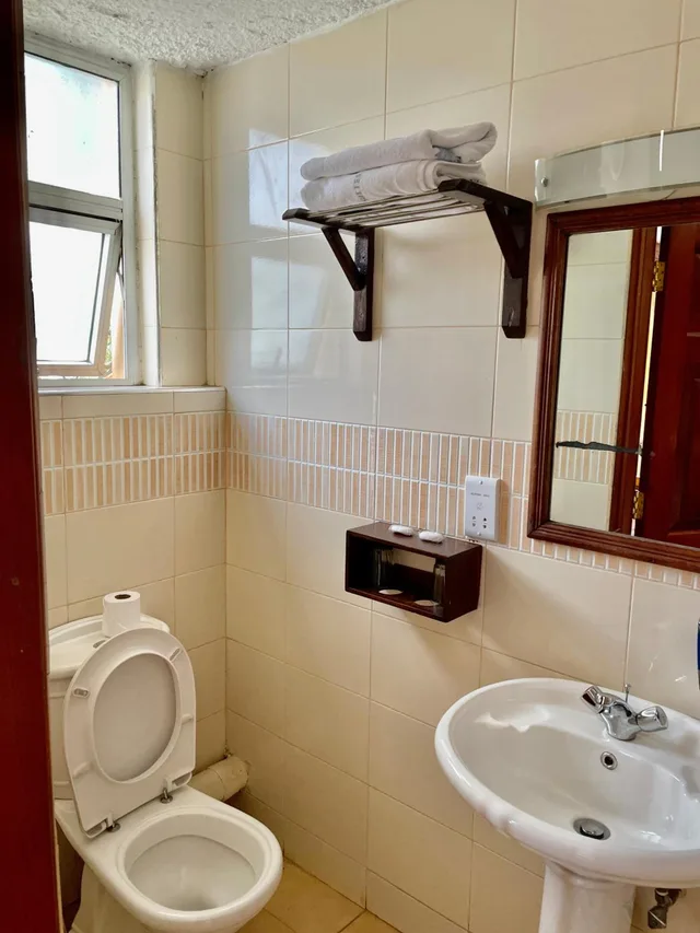 غرفة عائلية، The Kenya Comfort Hotel Suites 5/6