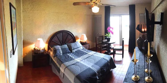 Suite, Single, Aurora Suites 1/2