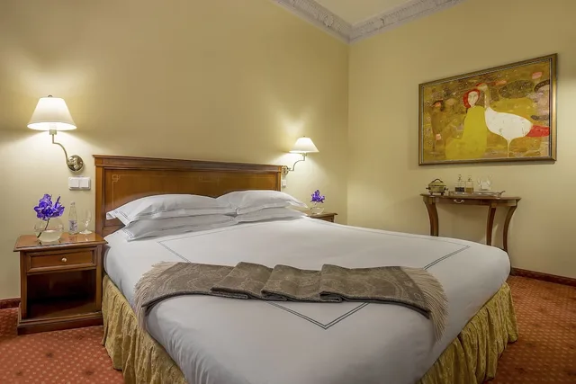 جناح بسرير كوين مع أريكة، Grotthuss Hotel 1/4