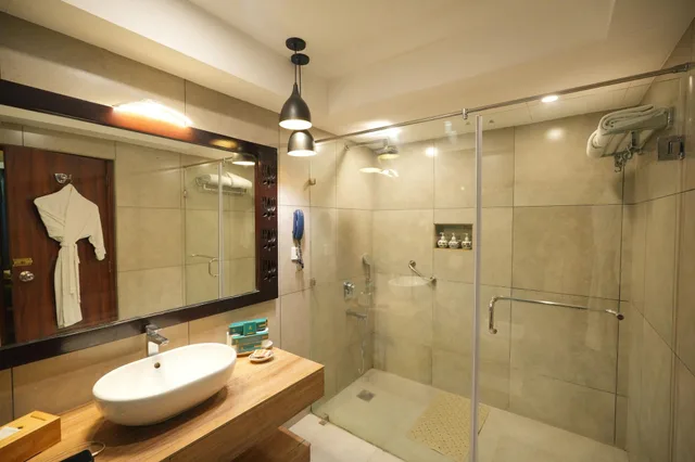 غرفة بريميوم بإطلالة على النهر بشرفة، Ganga Kinare A Riverside Boutique Hotel 5/10