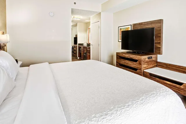 جناح استوديو بسرير كينج، Hampton Inn Van Buren 1/1