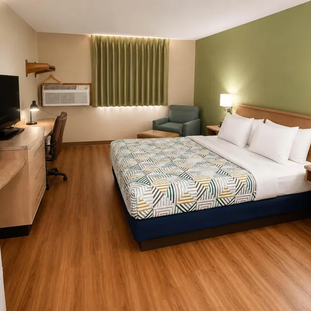 1 Queen Bed - ADA/Tub/Smoking، Motel6 Morehead, KY 1/10