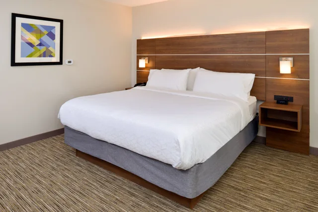 غرفة قياسية بسرير مزدوج، Holiday Inn Express And Suites Ottumwa 8/10