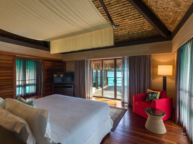 Overwater, Deluxe, Villa, King Bed, Sofa، The St Regis Bora Bora Resort 1/2