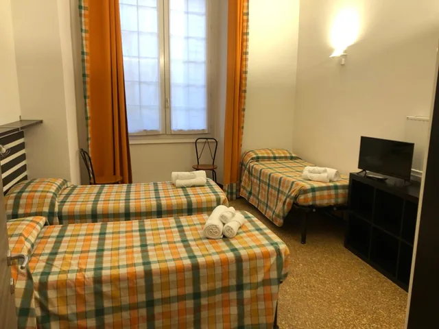 غرفة رباعية كبيرة، Cairoli Hotel 6/10
