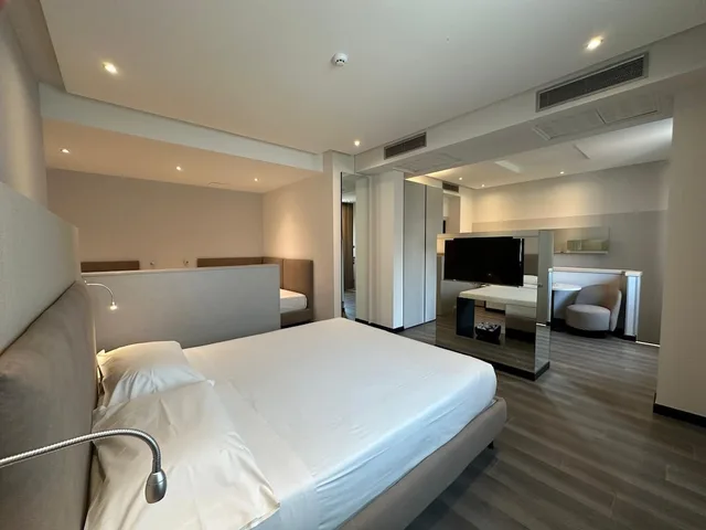 Private, Basement, Quadruple, King Bed، Hotel Cruise 1/8