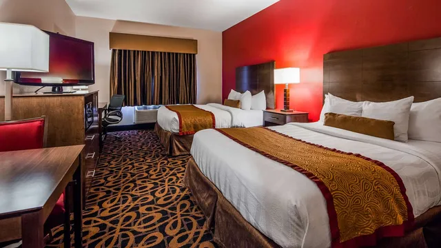 غرفة بسريرين كوين لذوي الإعاقة، Best Western Plus Brandywine Inn & Suites 2/3