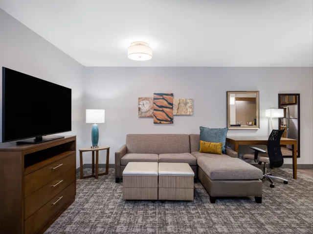 جناح استوديو بسرير كينج لذوي الإعاقة، Staybridge Suites Sioux City Southeast 5/6