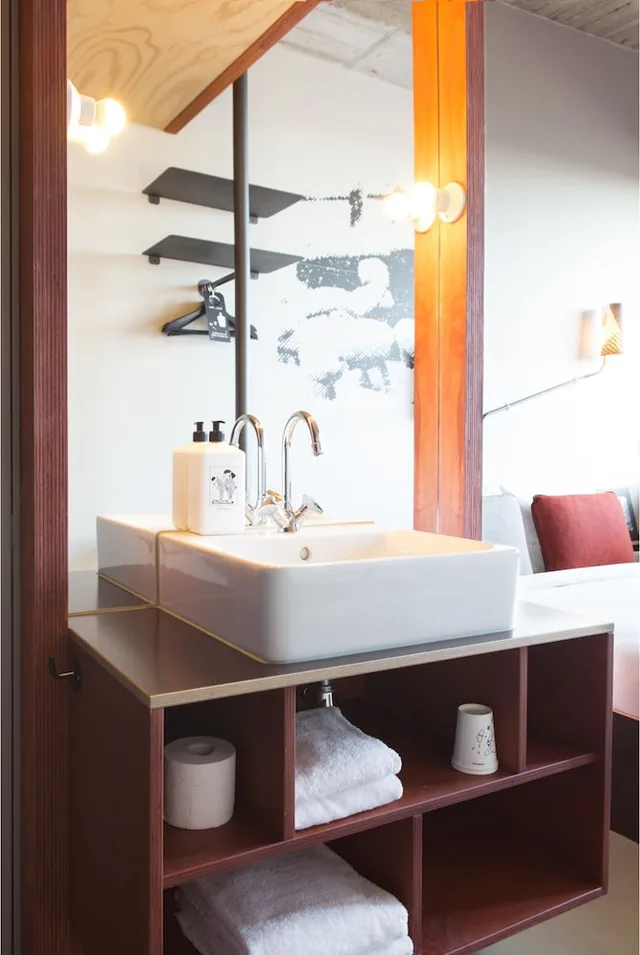 غرفة قياسية بسرير مزدوج، Volkshotel Amsterdam 4/5