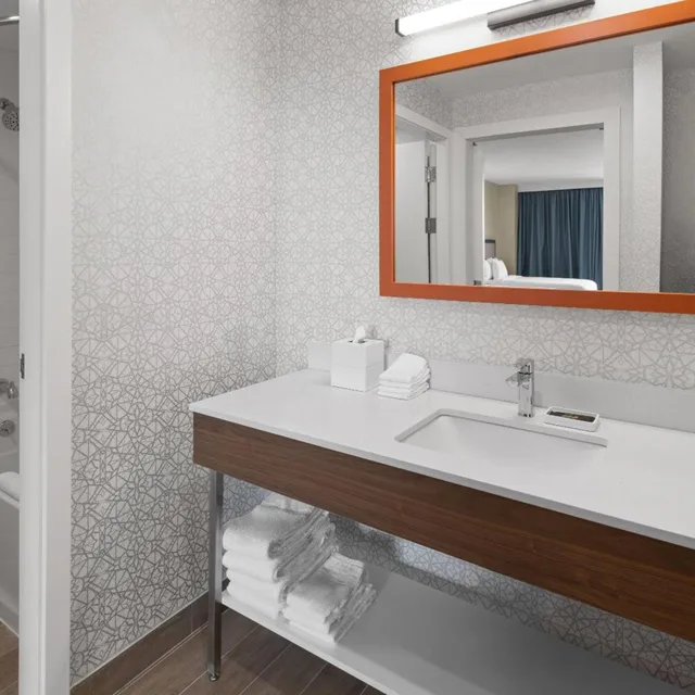 جناح استوديو بسرير كينج، La Quinta Inn & Suites by Wyndham Jamaica NYC/JFK AirTrain 3/3
