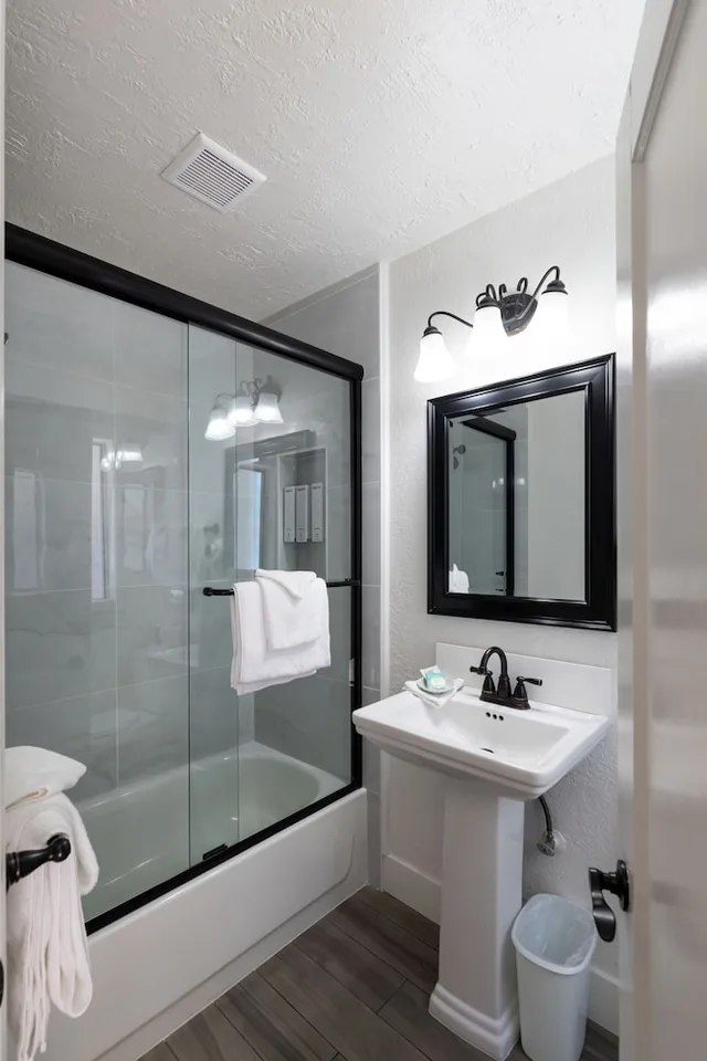 جناح بسريرين كوين وسريرين مزدوجين، Capitola Venetian Hotel 10/10